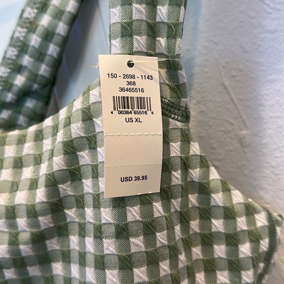 NWT Aerie Long Line Sport Bra Tank. Green Gingham Size XL. Built in bra. - Picture 2 of 4